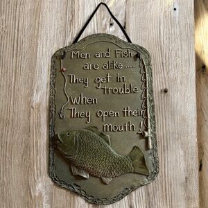 MEN AND FISH WALL PLAQUE – RUSTIC HUMOR CABIN DECOR